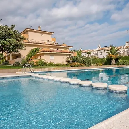 Stil Mar. For 5 People With Communal Pool *