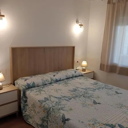 Stil Mar. For 5 People With Communal Pool Apartment *