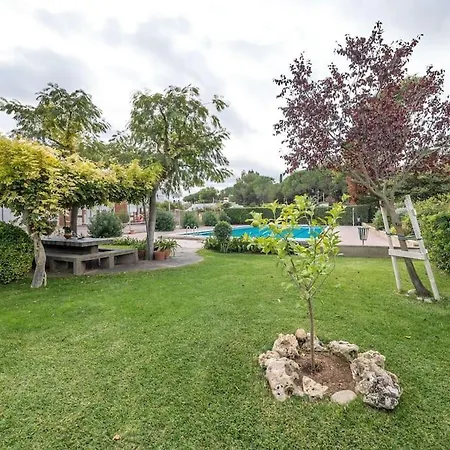 Stil Mar. For 5 People With Communal Pool