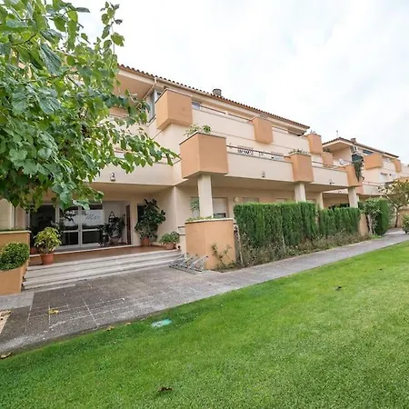 Stil Mar. For 5 People With Communal Pool *
