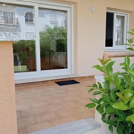 Stil Mar. For 5 People With Communal Pool * L'Escala