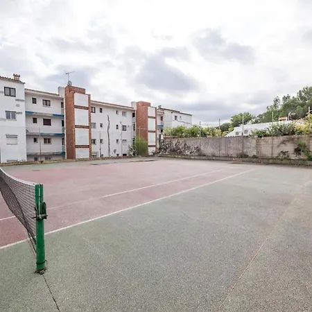 Stil Mar. For 5 People With Communal Pool L'Escala