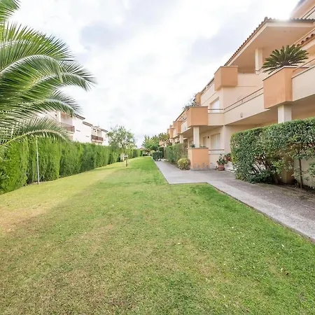 Stil Mar. For 5 People With Communal Pool